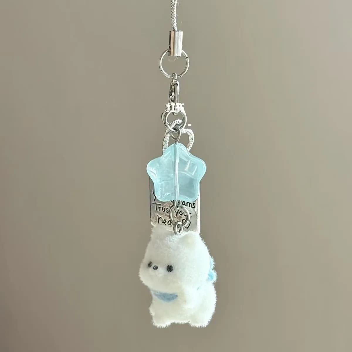 Chaveiro de cachorro fofo com bola de pelúcia, chaveiro de desenho animado, decoração suspensa, pingente, alça de telefone, acessórios de corda para iphone