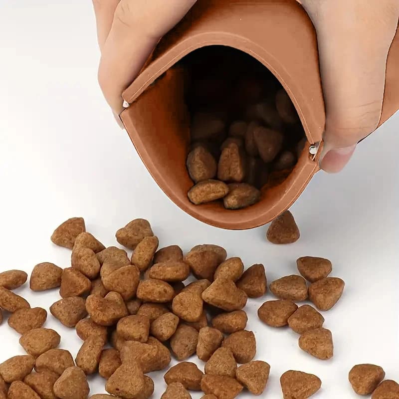Bolsa de silicone para petiscos de cachorro, portátil, à prova dágua, com trava segura, para treinamento ao ar livre, caminhadas e trilhas.