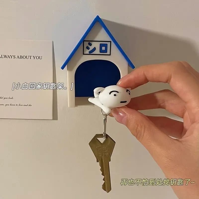 Chaveiro Crayon Shin-chan Pingente de Casinha de Cachorro, Brinquedo Criativo e Divertido, Mini Casa de Armazenamento